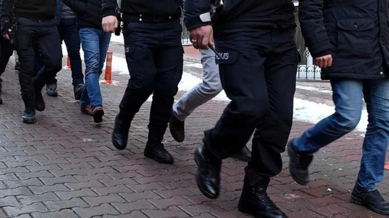 Manisa'da Tefecilik Yapan İki Suç Örgütüne Operasyon: 150 Milyon TL'lik Vurgun Ortaya Çıktı