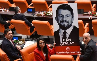 Can Atalay'dan AYM kararını meclis'te okuyan vekillere teşekkür