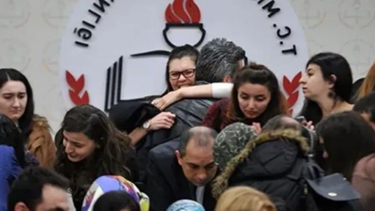 KPSS puanıyla öğretmen olma fırsatı: MEB, 15 bin kişilik sözlü sınav listesini duyurdu!
