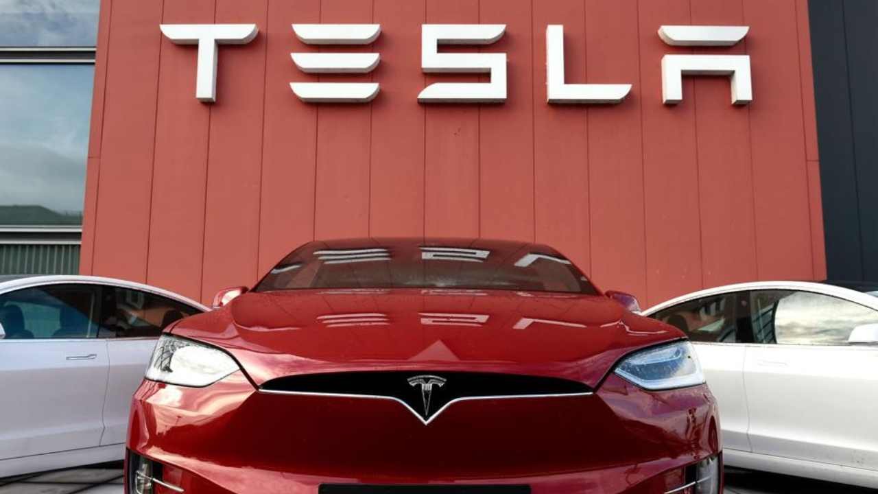 Tesla frene bastı: Model Y ve Cybertruck üretimi neden duruyor? Musk'ın planı ne?