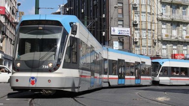 İstanbul'da Tramvay seferlerine yürüyüş engeli! Hangi duraklar kapatıldı, neden böyle bir karar alındı?