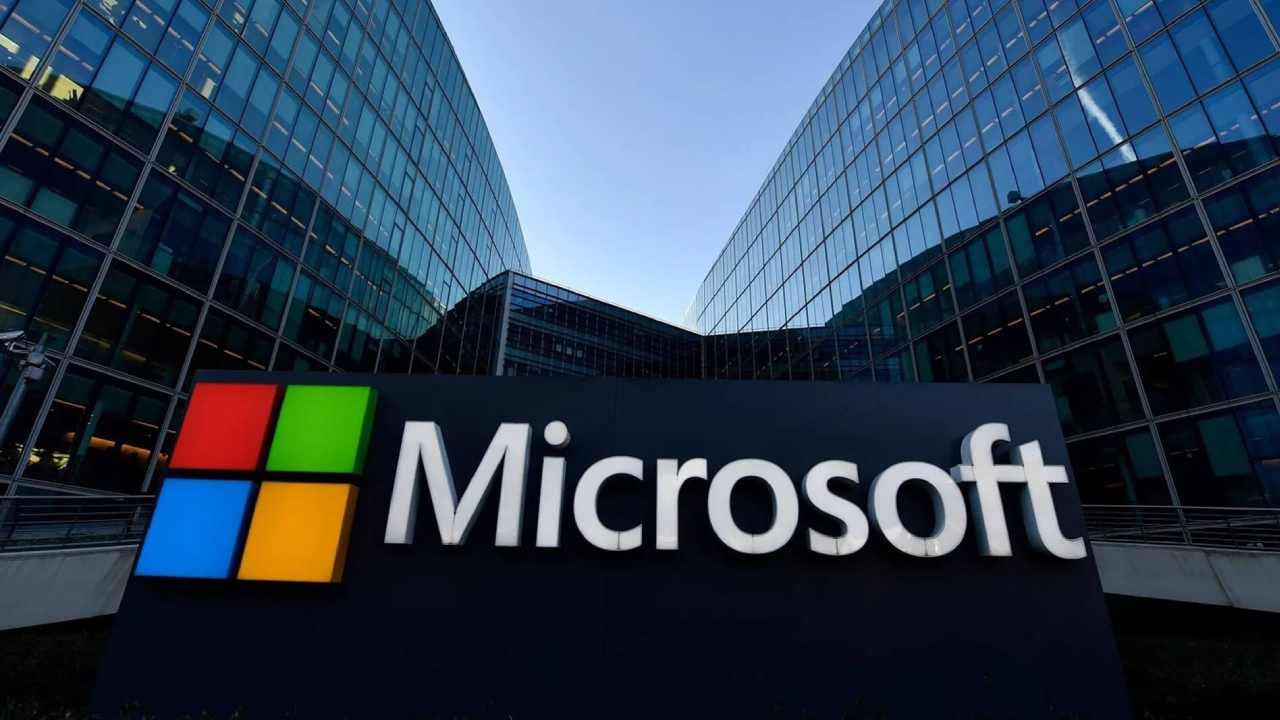 Microsoft'tan Şok Karar: 6 Bin Kişiyle Yollar Ayrılıyor! İşte Dev Şirketin Yeniden Yapılanma Planı ve Sebepleri