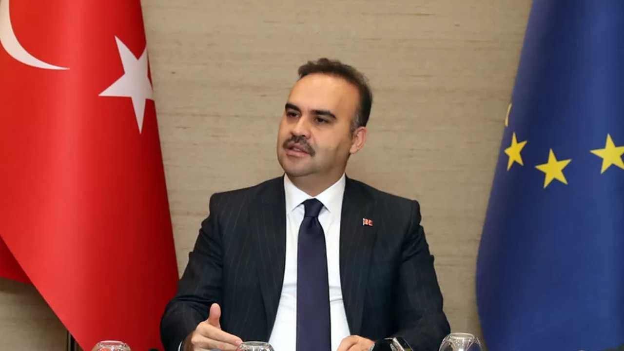 Bakan Mehmet Fatih Kacır'dan Sanayiye Müjde: "Yeni Nesil Teşvik Modeli Geliyor, Stratejik Yatırımlara Sıçrama Yaptıracağız!" İşte Detaylar!